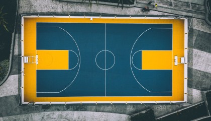 九游游戏-_创意轮滑竞速赛：时尚与速度的华丽结合_，轮滑竞标赛